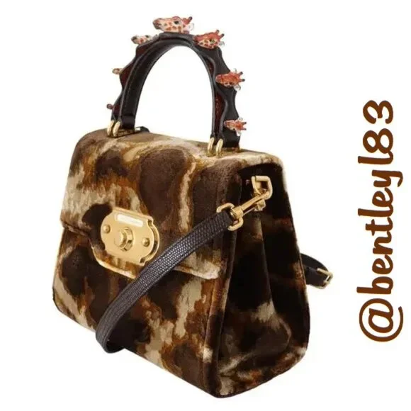 Poshmark Closets Representing Pantone Color of the Year 2025, Mocha Mousse! - Picture 7 of 15